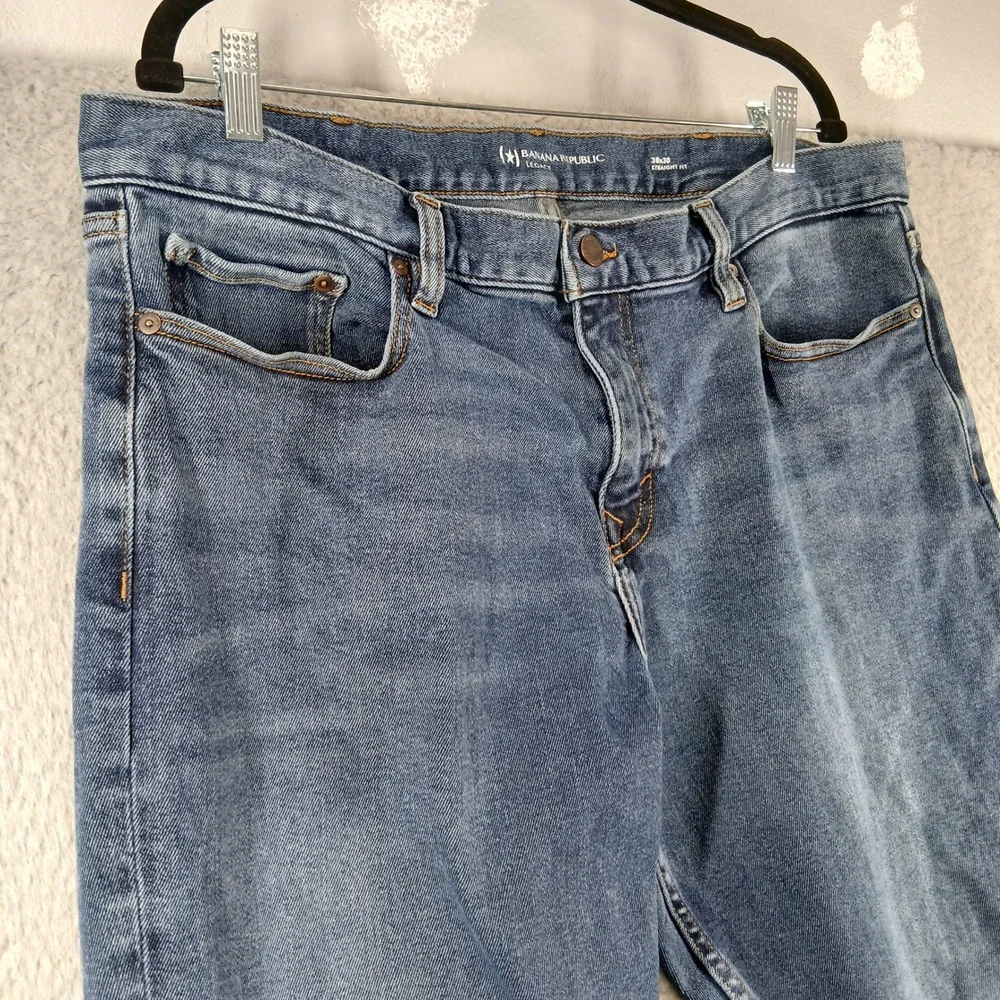 Banana Republic Legacy Straight Fit Men's Medium Wash Blue Jeans‎ 38x30